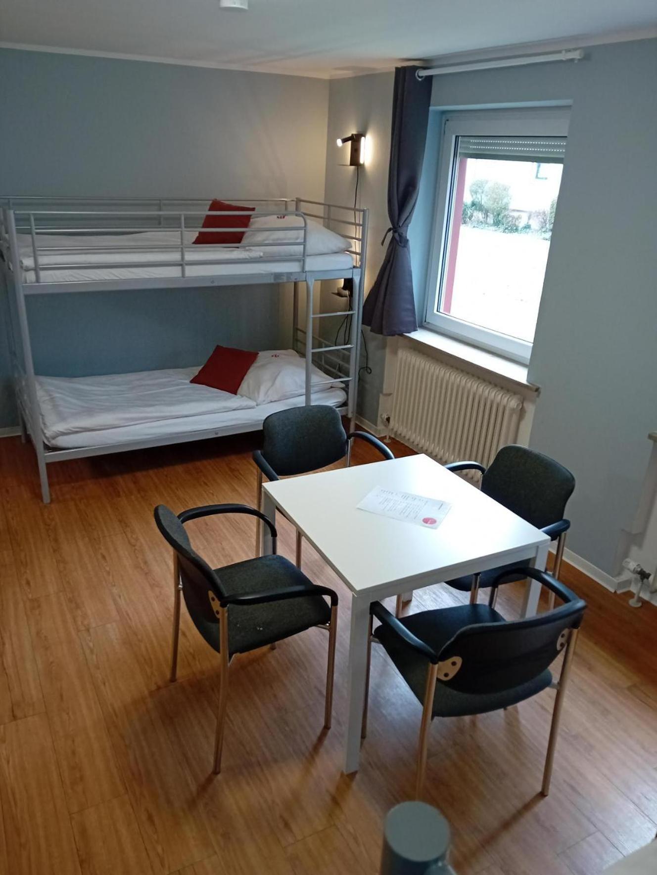 1, 2, Sleep Messe * Nuremberg